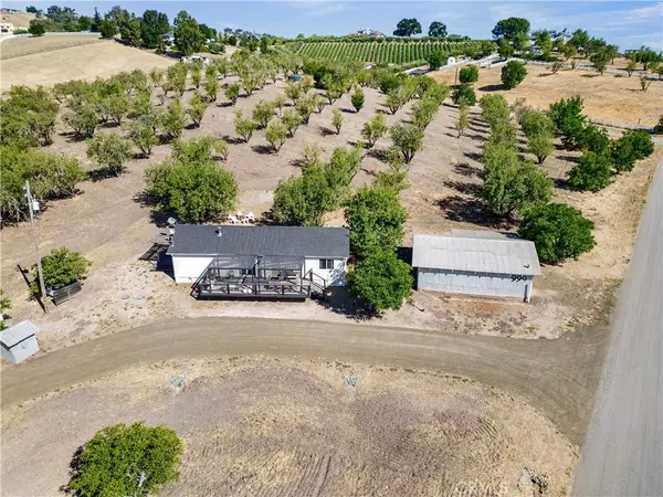 990 Akron RD, Templeton, CA 93465