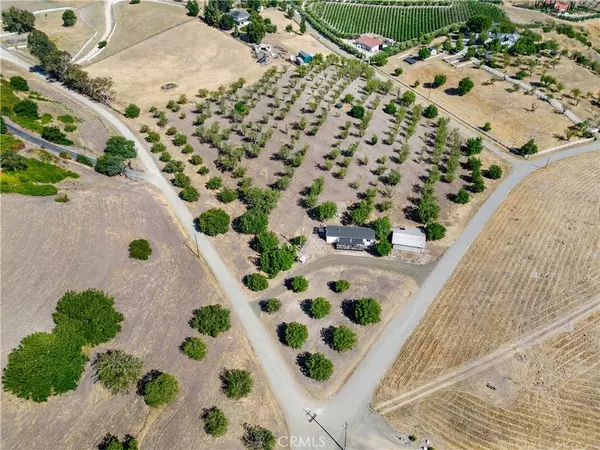 990 Akron RD, Templeton, CA 93465