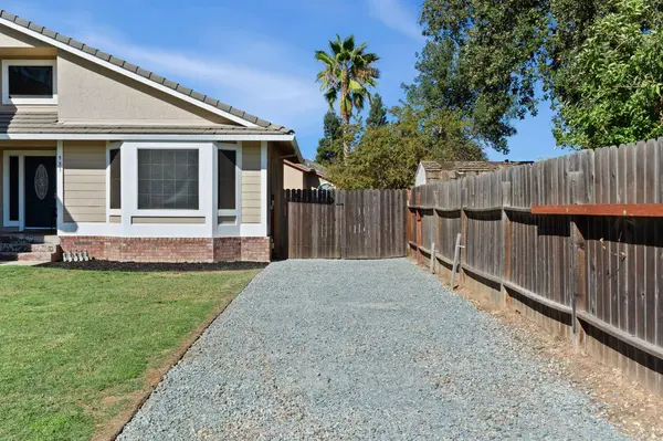 933 Colson CT, Galt, CA 95632