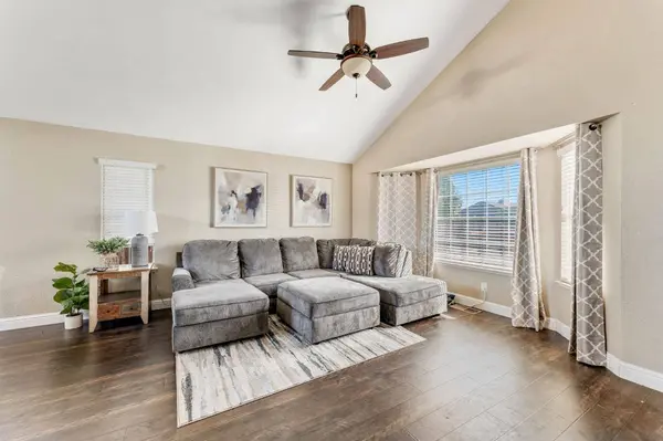 933 Colson CT, Galt, CA 95632
