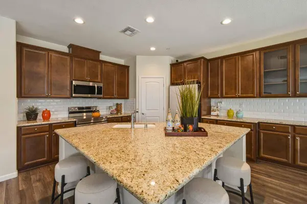 1820 Coastline CT, Plumas Lake, CA 95961