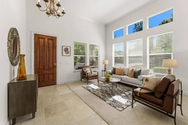 2800 Ingleton LN, Sacramento, CA 95835