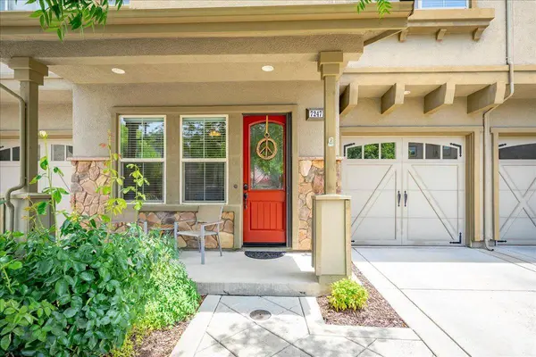 7247 Orchard CIR