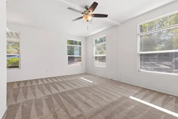 2540 Grass Valley HWY #18, Auburn, CA 95603