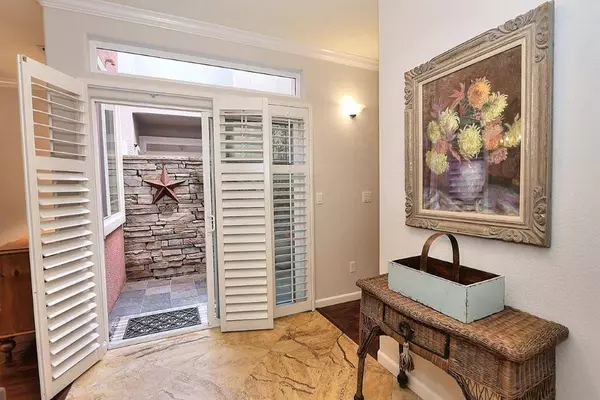 2742 Via Villaggio, Sacramento, CA 95864