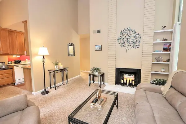 861 Woodside LN #6, Sacramento, CA 95825