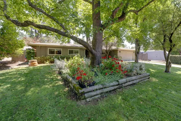 5765 Hoffman LN, Fair Oaks, CA 95628
