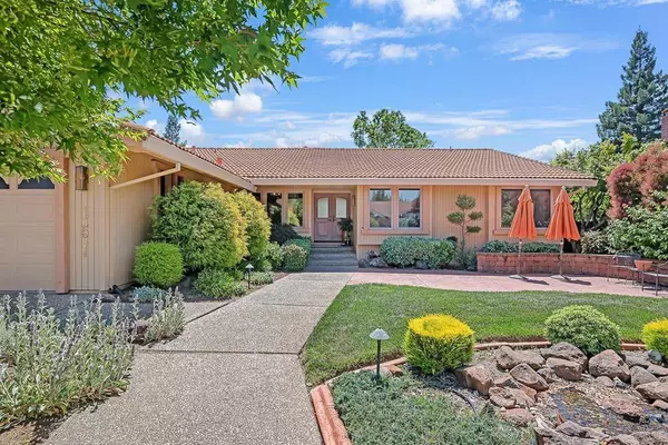 151 Canyon Rim DR, Folsom, CA 95630