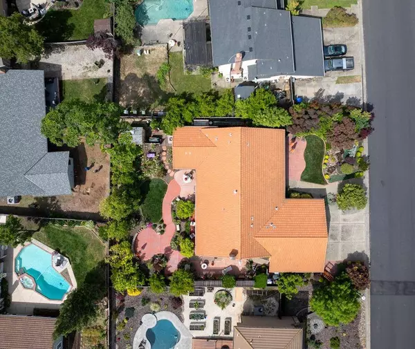 151 Canyon Rim DR, Folsom, CA 95630