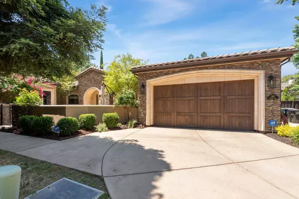 747 Fulton AVE, Sacramento, CA 95825