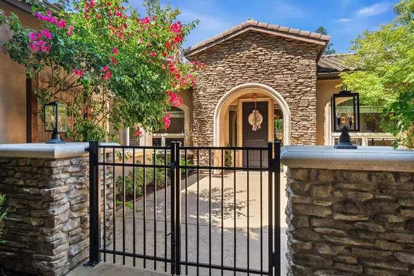 747 Fulton AVE, Sacramento, CA 95825