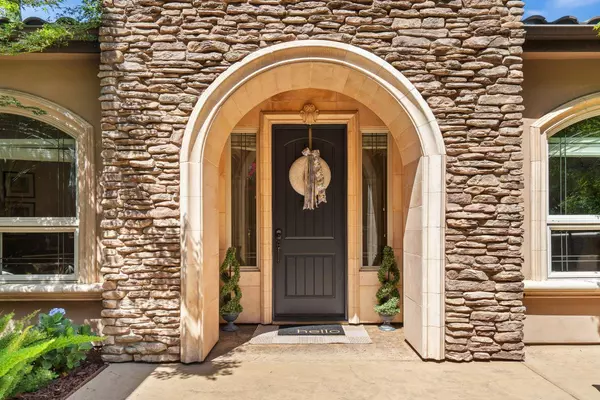 747 Fulton AVE, Sacramento, CA 95825