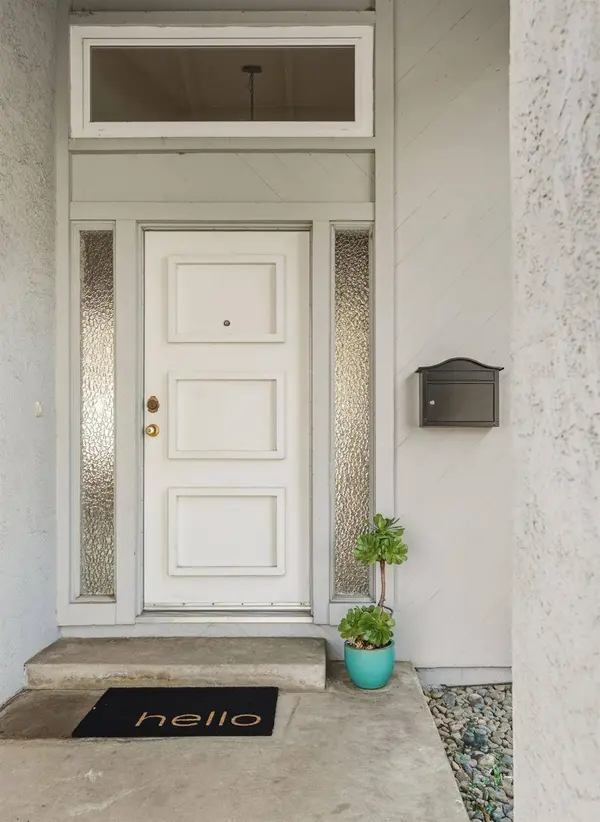 8858 Kona WAY, Orangevale, CA 95662