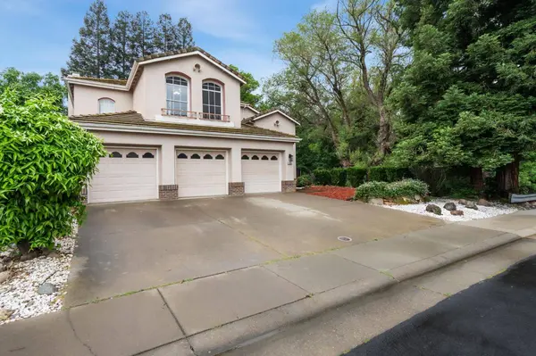 3220 Camelot DR, Rocklin, CA 95765