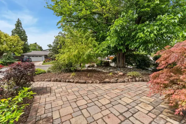 3648 Bausell ST, Sacramento, CA 95821