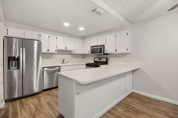 340 R ST, Lincoln, CA 95648