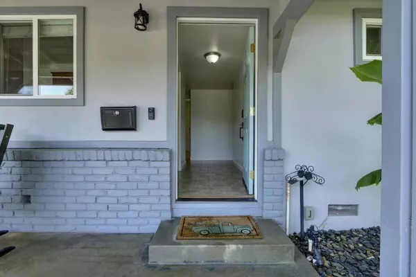 8809 Jonnie WAY, Fair Oaks, CA 95628