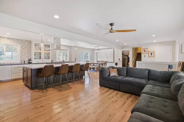 2703 King Richard DR, El Dorado Hills, CA 95762