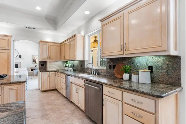 10000 Hadleigh DR, Orangevale, CA 95662