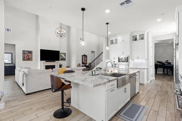 1050 Hogarth WAY, El Dorado Hills, CA 95762