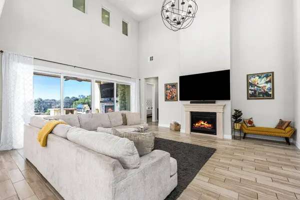 1050 Hogarth WAY, El Dorado Hills, CA 95762