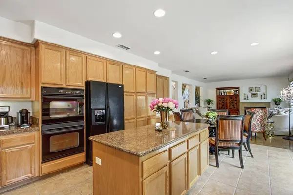 1804 Heather Garden LN, Roseville, CA 95661