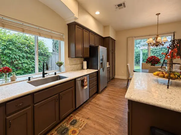 6613 Laurel Crest CIR, Roseville, CA 95678