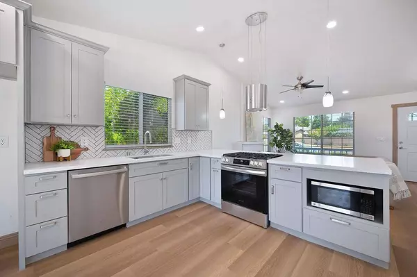 4170 Donald DR, Olivehurst, CA 95961