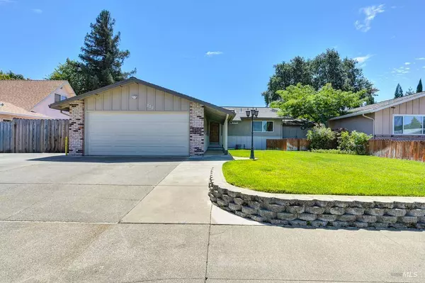 232 Riverdale AVE, Vacaville, CA 95687