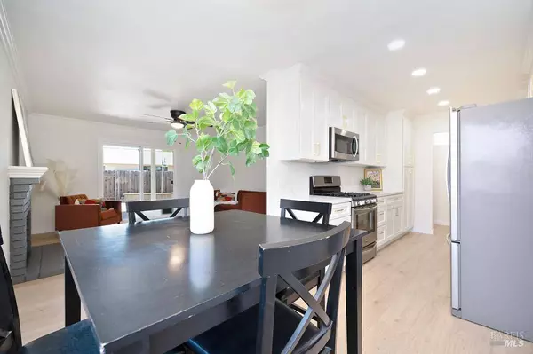 232 Riverdale AVE, Vacaville, CA 95687