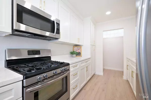 232 Riverdale AVE, Vacaville, CA 95687