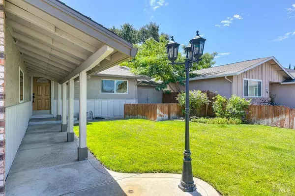 232 Riverdale AVE, Vacaville, CA 95687