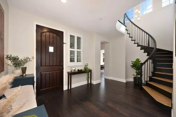 1011 Waterford DR, West Sacramento, CA 95605