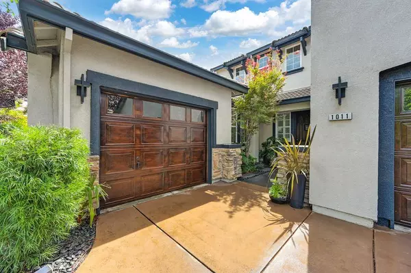 1011 Waterford DR, West Sacramento, CA 95605