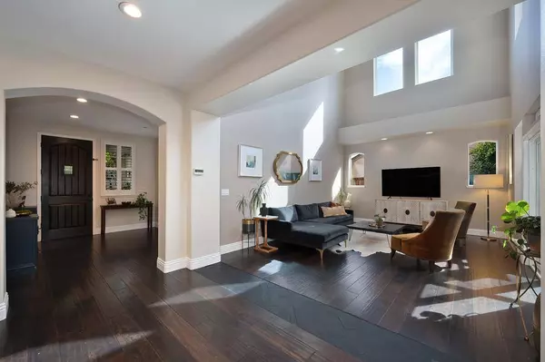 1011 Waterford DR, West Sacramento, CA 95605