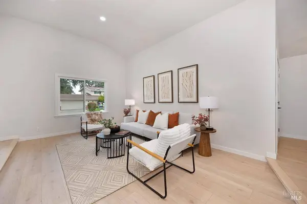 571 Nottingham DR, Vacaville, CA 95688