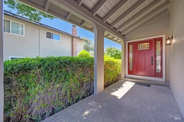 571 Nottingham DR, Vacaville, CA 95688