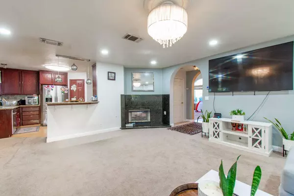 2972 Violet DR, West Sacramento, CA 95691