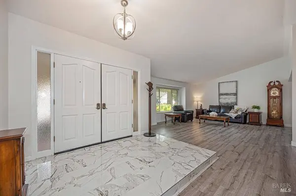 142 Hillview DR, Vacaville, CA 95688
