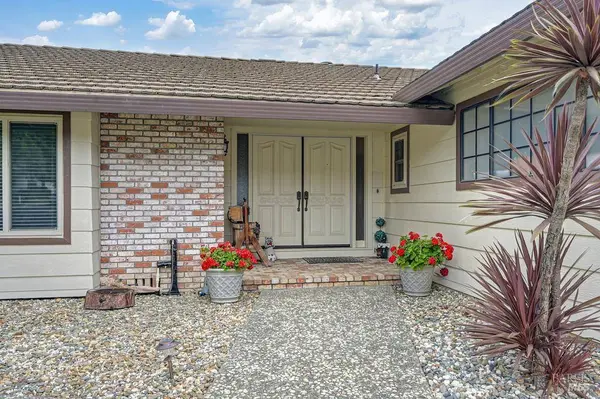 142 Hillview DR, Vacaville, CA 95688