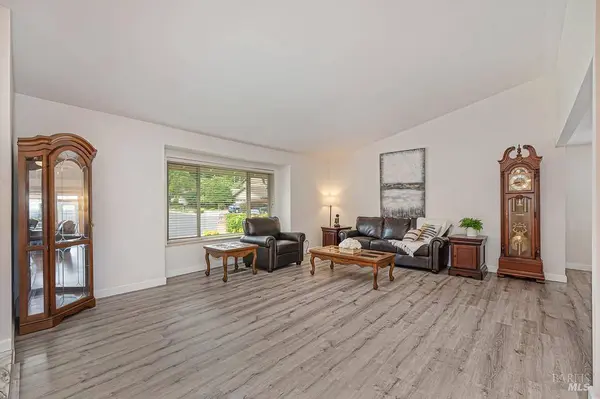 142 Hillview DR, Vacaville, CA 95688