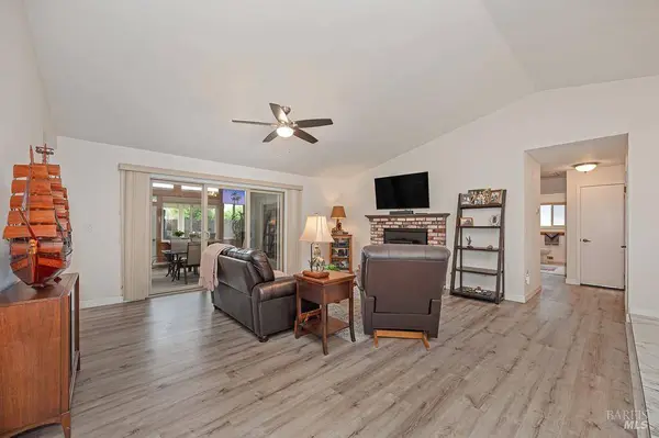142 Hillview DR, Vacaville, CA 95688