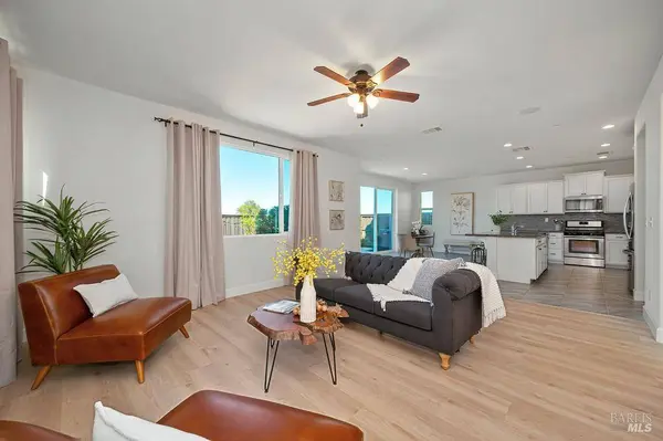 160 Kodiak DR, Vacaville, CA 95687
