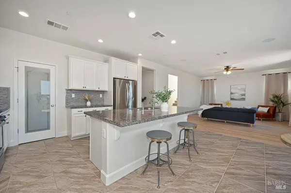 160 Kodiak DR, Vacaville, CA 95687