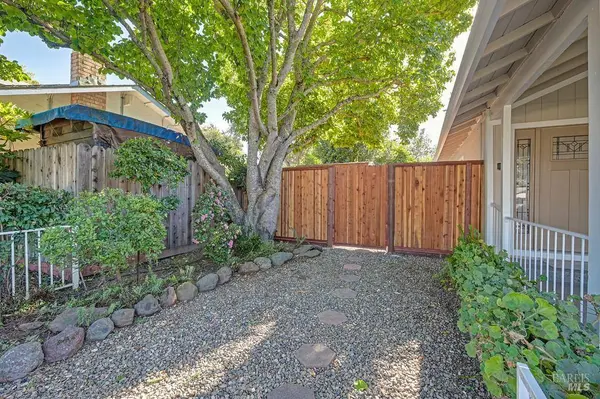 440 Edgewood DR, Vacaville, CA 95688