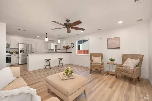 1151 Creekside DR, Vacaville, CA 95687