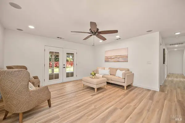 1151 Creekside DR, Vacaville, CA 95687
