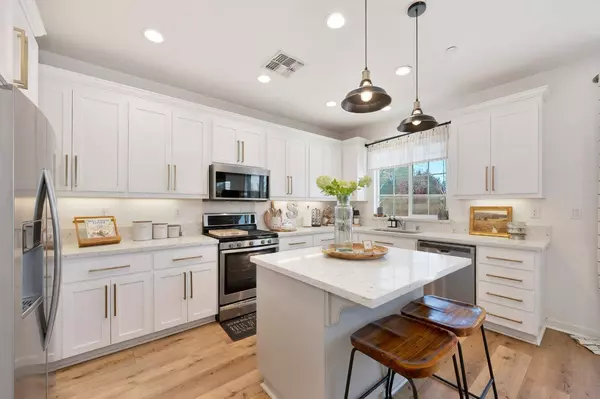 1312 Oakbriar CIR, Roseville, CA 95747