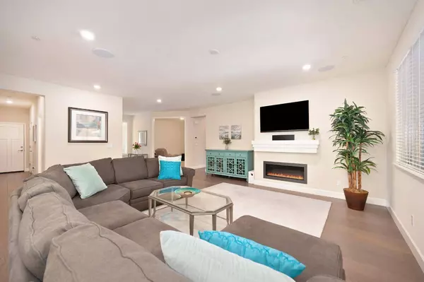 208 Valentino CT, Roseville, CA 95747