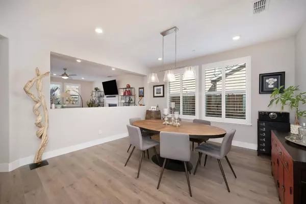 400 Meadow Bloom CT, Roseville, CA 95747